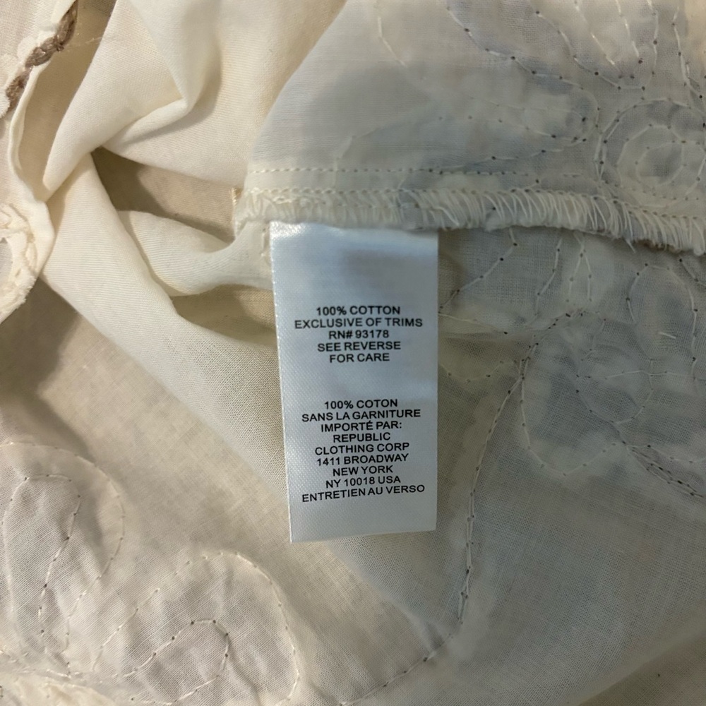 Industry Embroidered Cream Women's Top nwt - Picture 6 of 6